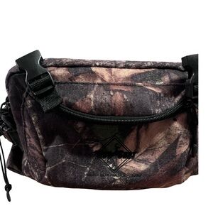 Hot Shot Camo Waist Pack Adjustable Strap Zipper Pockets Outdoor Hiking Hunting